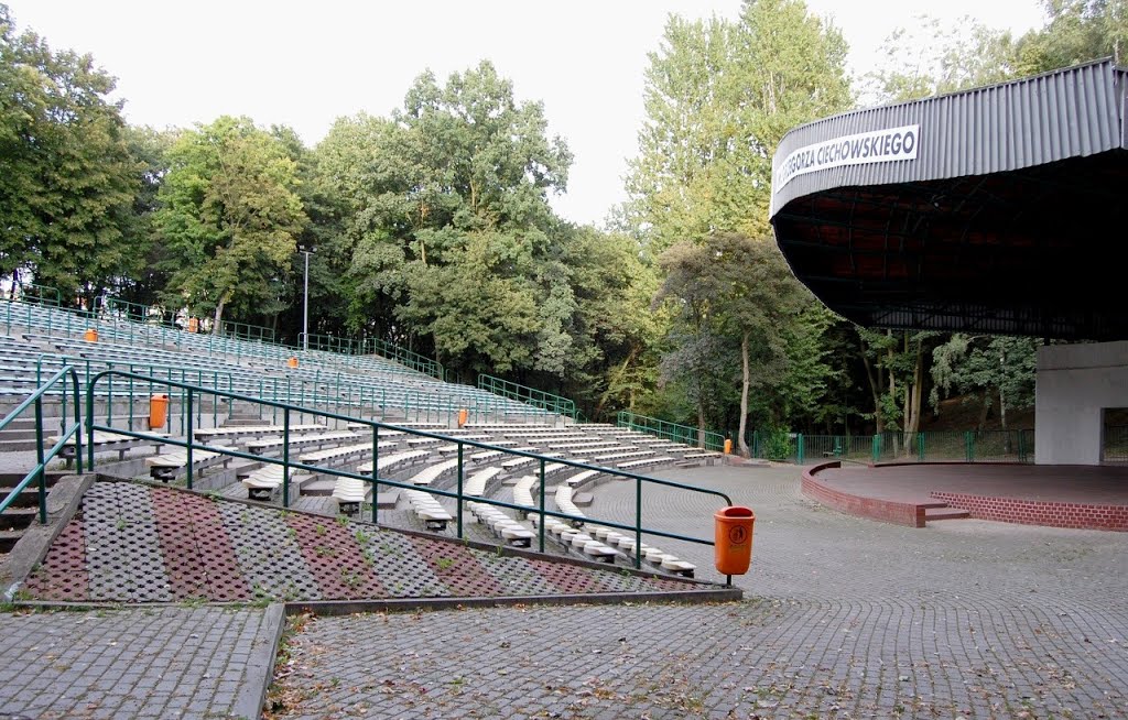 Tczew - amfiteatr im. Grzegorza Ciechowskiego w parku miejskim
