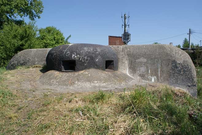 OBSZAR WAROWNY ŚLĄSK - PUNKT OPORU BOBROWNIKI -  SCHRON NR 9