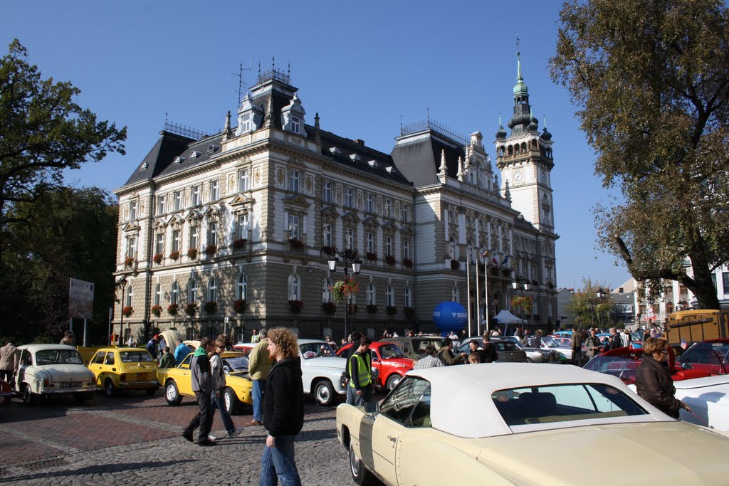 The Classic Cars Motor Show, By The Old Town Hall