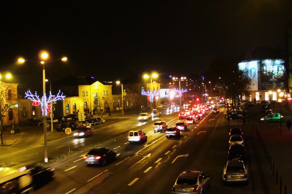 Bielsko-Biała. Z lewej strony Dworzec Kolejowy.
