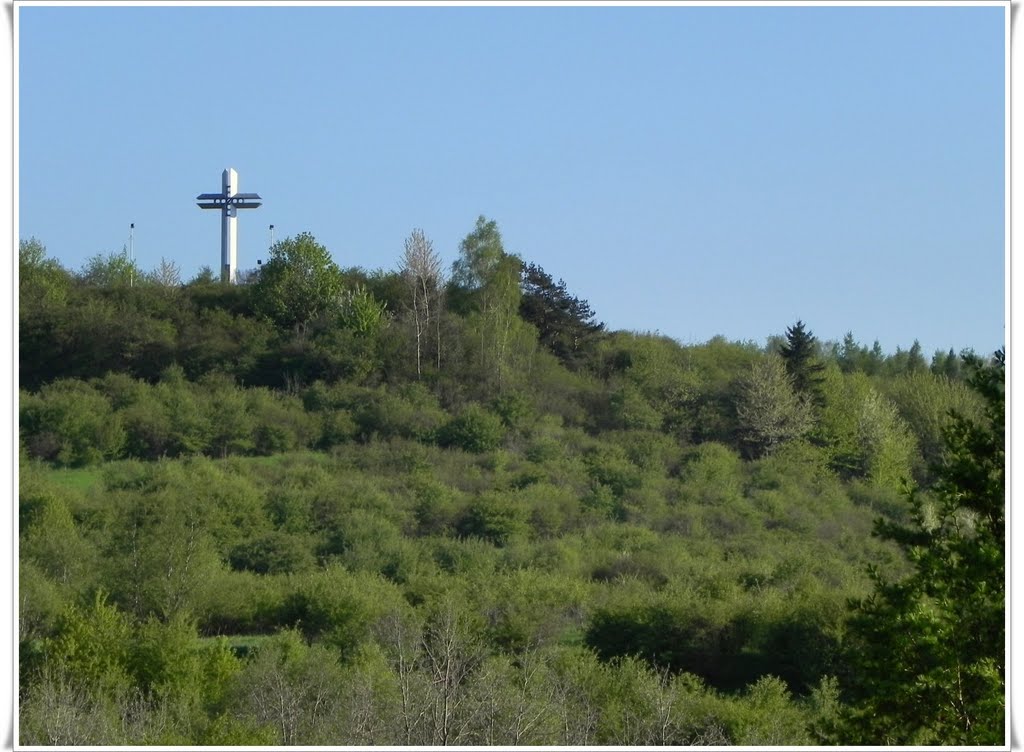 Krzyż Papieski na Średnim Grojcu