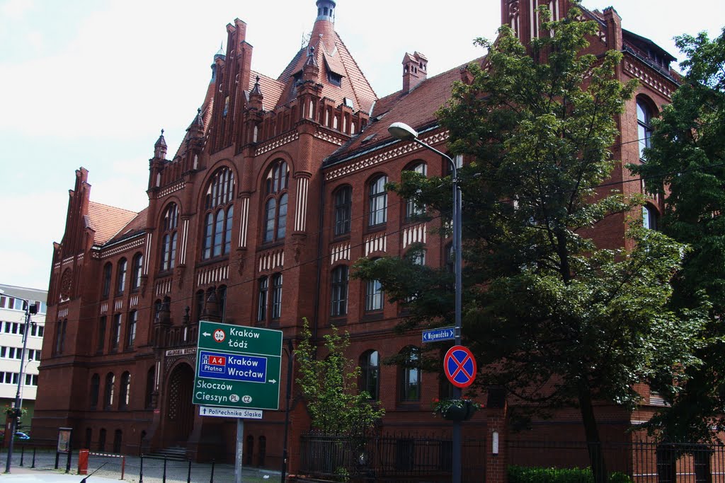 Akademia Muzyczna im. Karola Szymanowskiego w Katowicach .