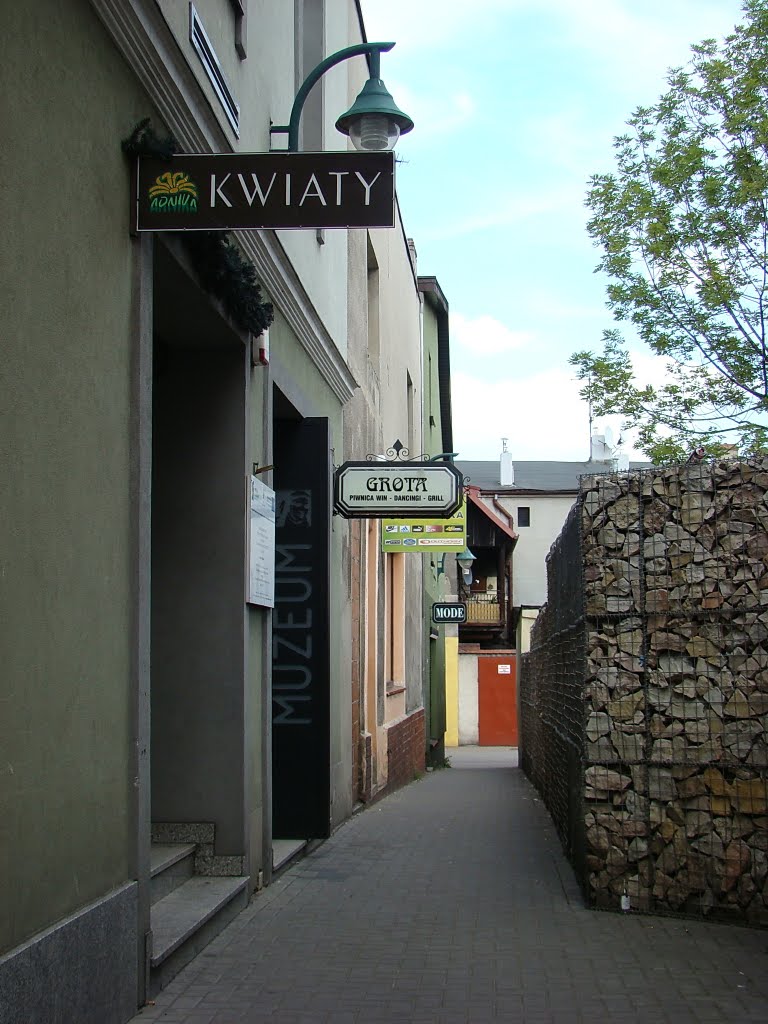 Lubliniec, uliczka do rynku.