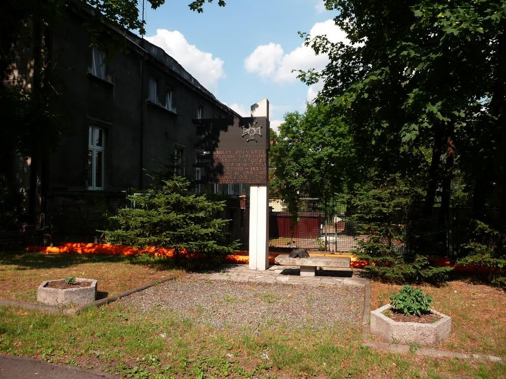 Pomnik przy ul. Powstańców (monument at Powstańców st.)