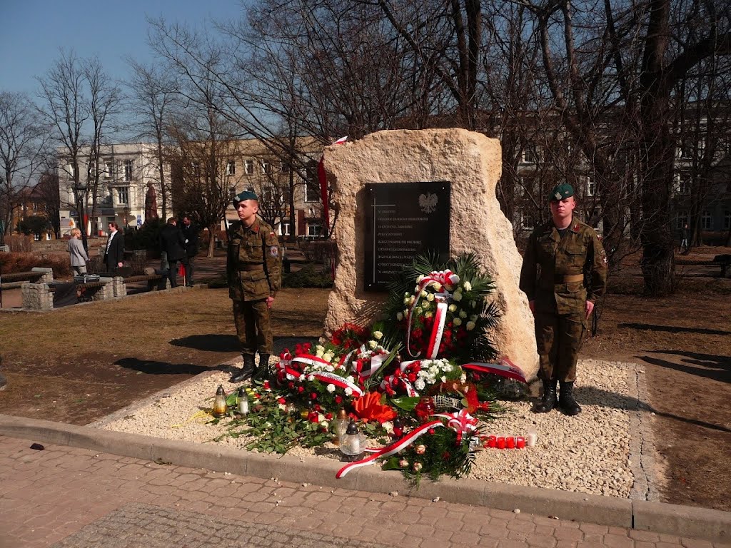 Pomnik ku czci ofiar Katynia (monument in honor of sacrifices from Katyn)