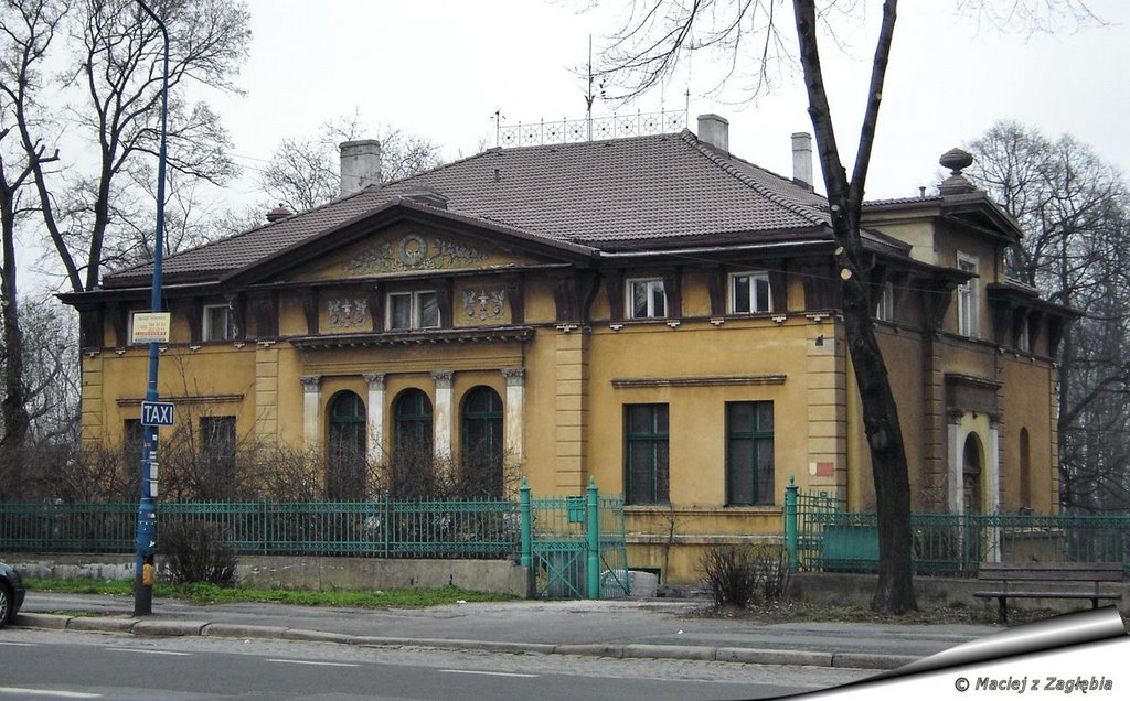 Kamienica przy stacji w Mysłowcach