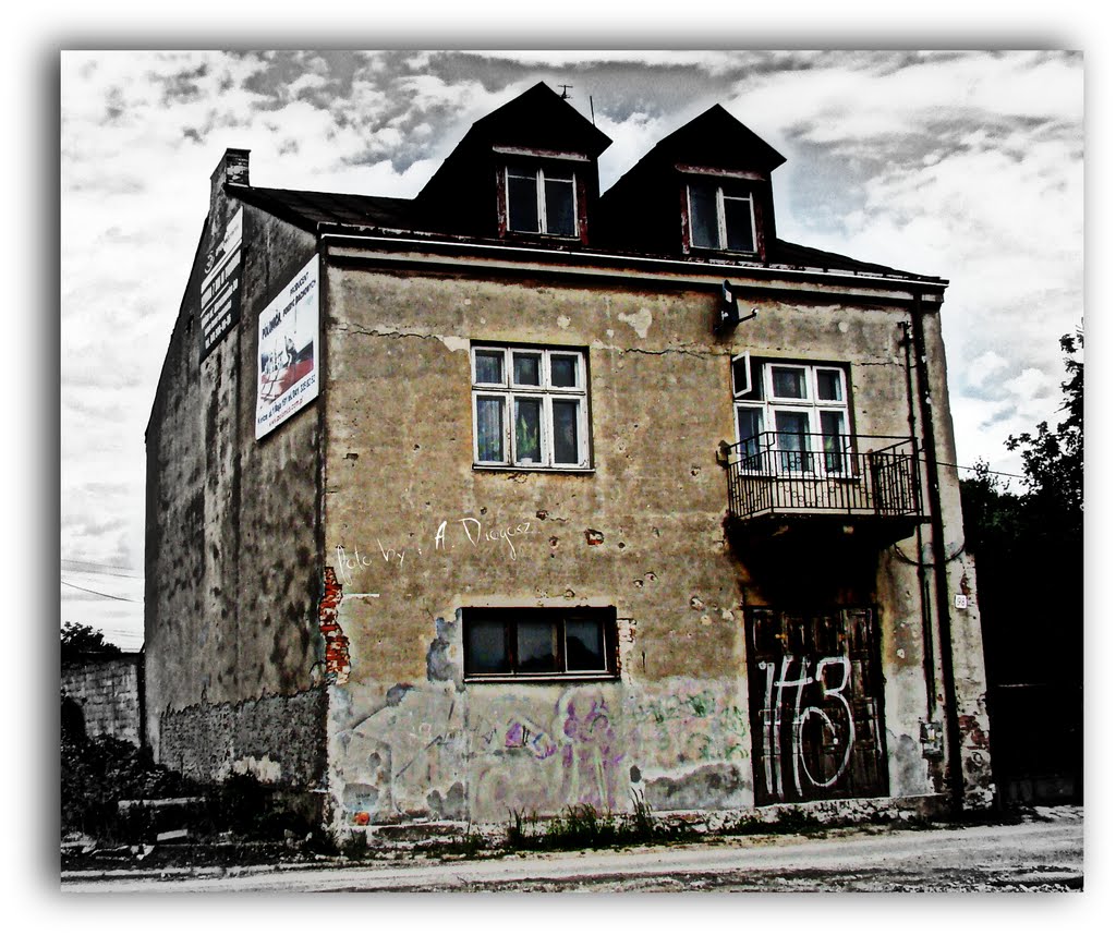 The last days of life of the old tenement.