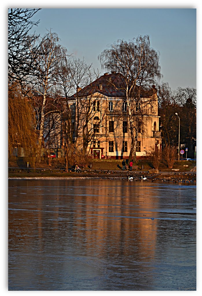 Tenement at the corner of Solna and Stanisław Staszic.