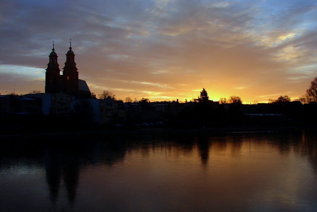 Gniezno przed wschodem Słońca.