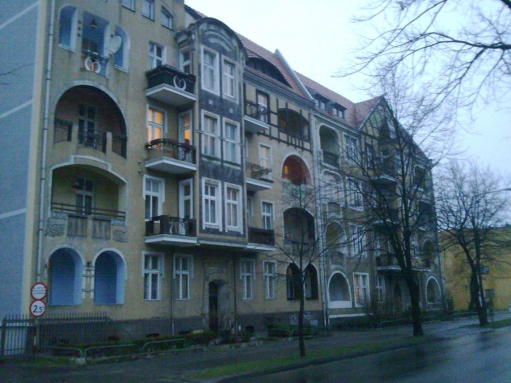 Kamienica przy ulicy Wrzesińskiej, w pobliżu ul. Konopnickiej