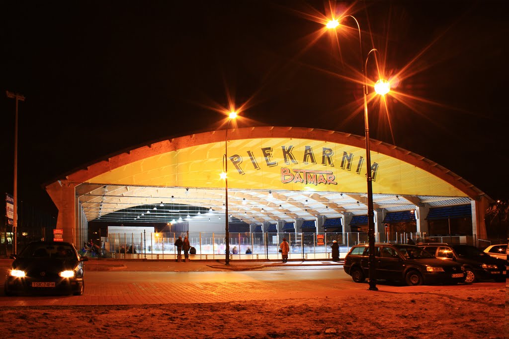 Skarżysko-Kamienna ....czy to wygląda na piekarnię ? :)))) - sztuczne lodowisko   - kp