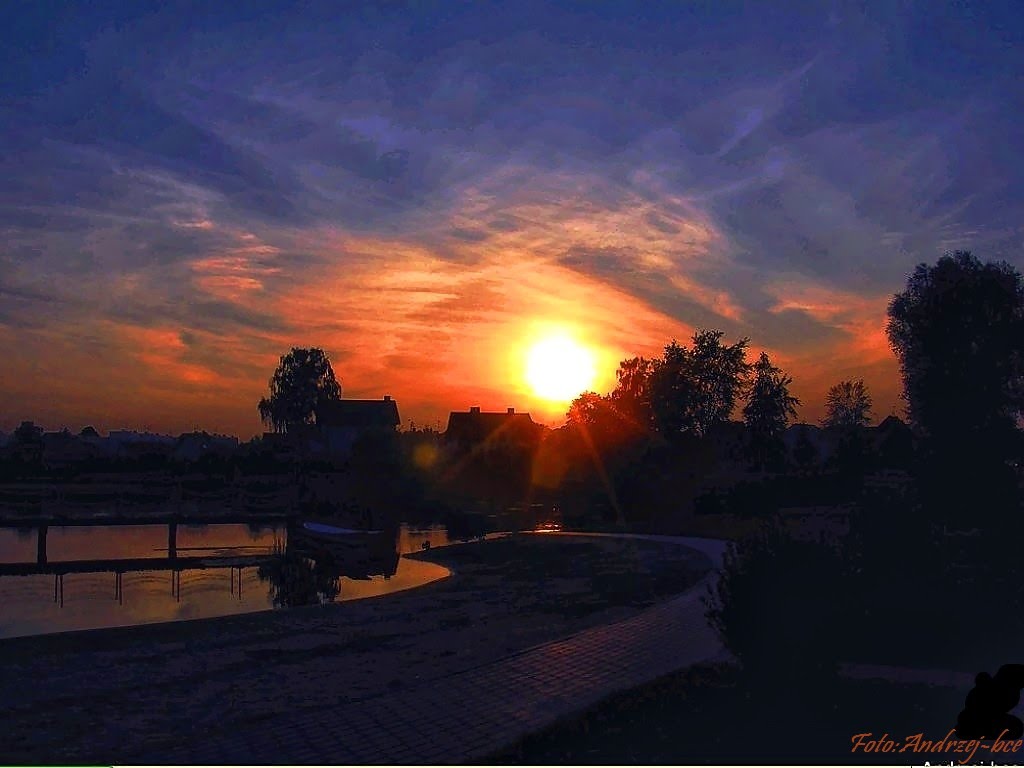 wieczór nad jeziorkiem