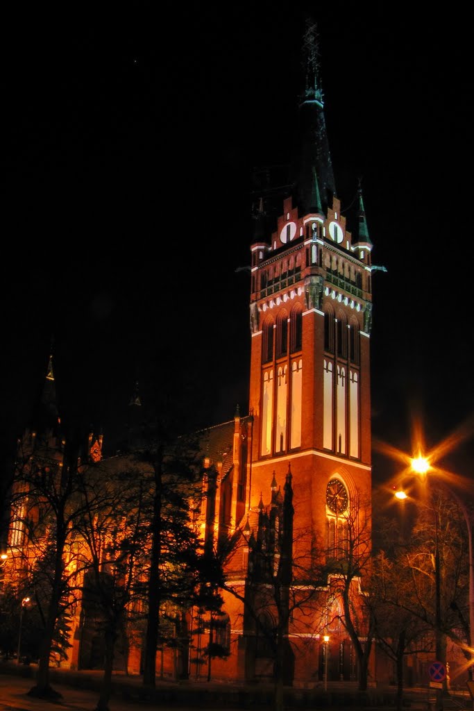 Kościół Najświętszego Serca Pana Jezusa w Olsztynie Nocą