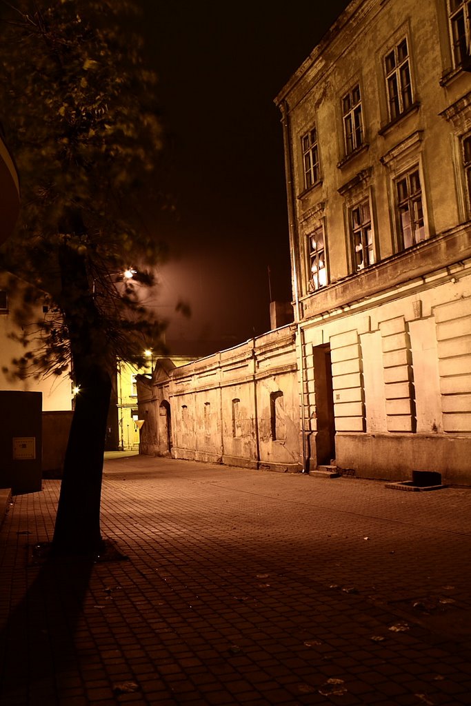Koło w nocy - ul. Jasna Koło by night - Jasna street