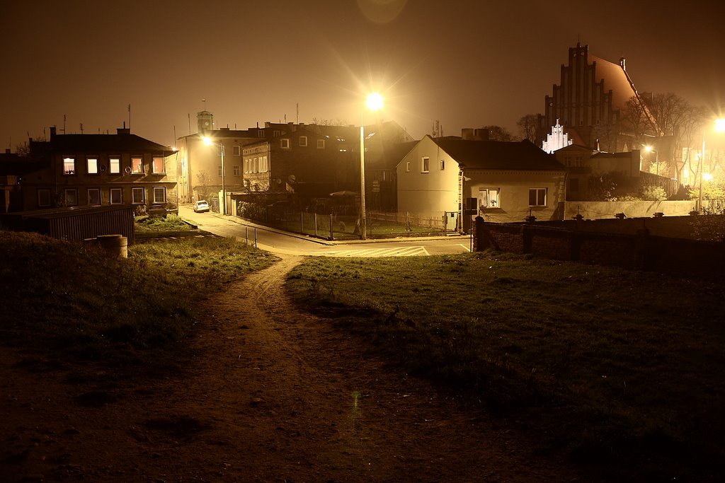 Koło w nocy - ul. Rzeźnicz i ul. Klasztorna Koło by night - Rzeźnicza street and Klasztorna street
