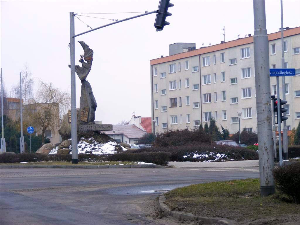 Leszno.Widok pomnika Konstytucji Niepodległości