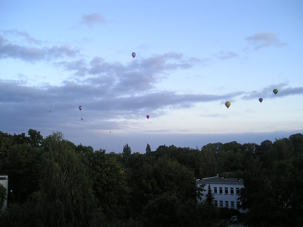 Balony nad Lesznem - widok z bloku ul. Opalinskich