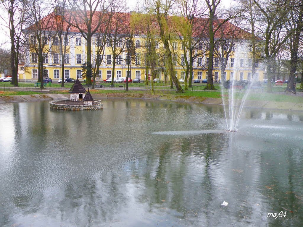 Leszno: Kościuszki : park z widokiem na dawny pałac Sułkowskich