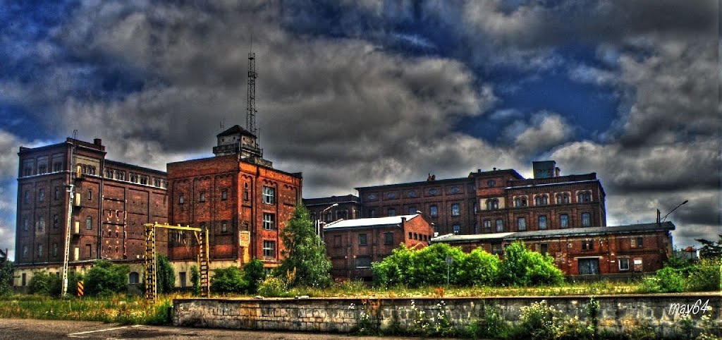 Leszno : Towarowa - widok na bubynki dawnych Zakładów Młynarskich