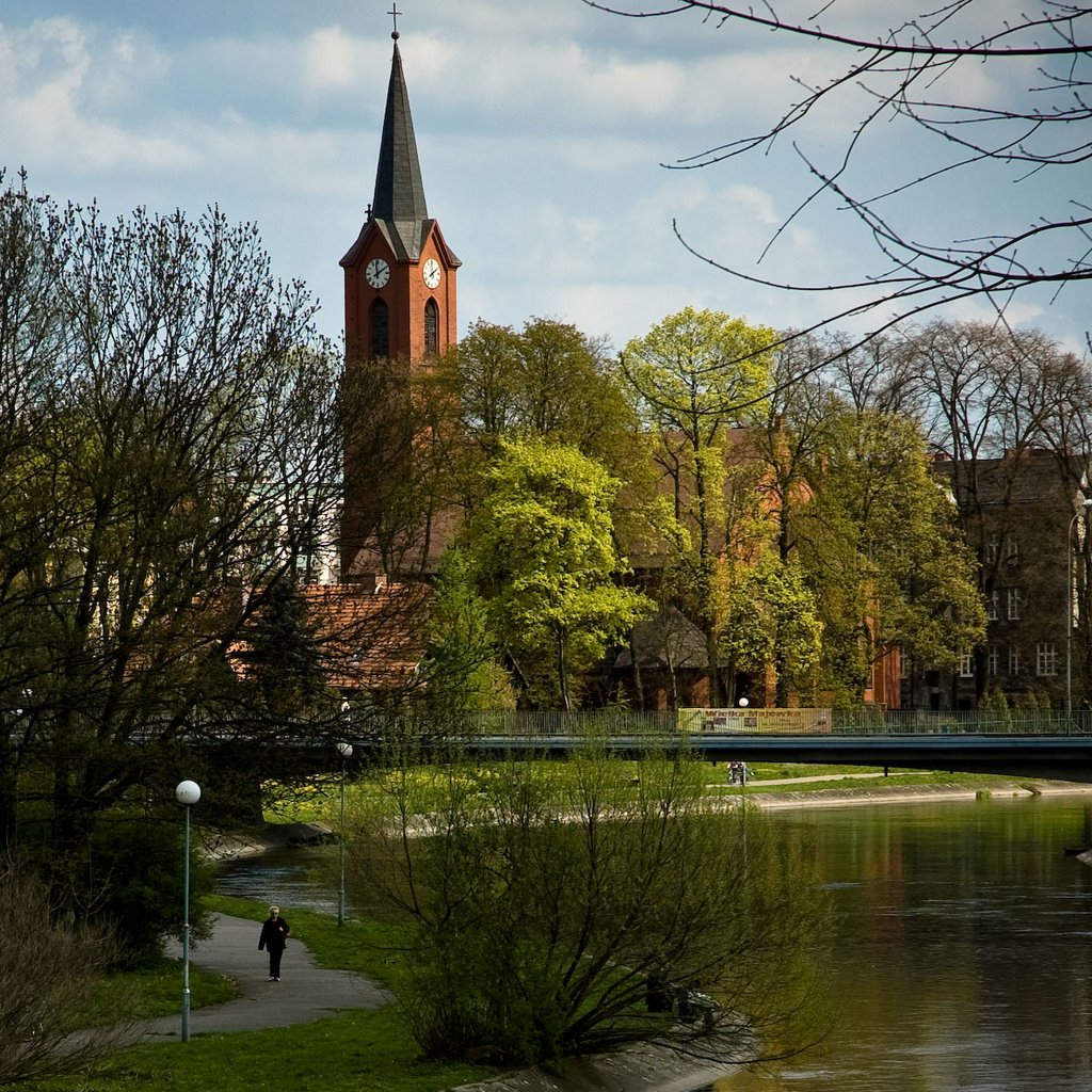 Piła, poewangelicki kościół pw. św. Stanisława Kostki
