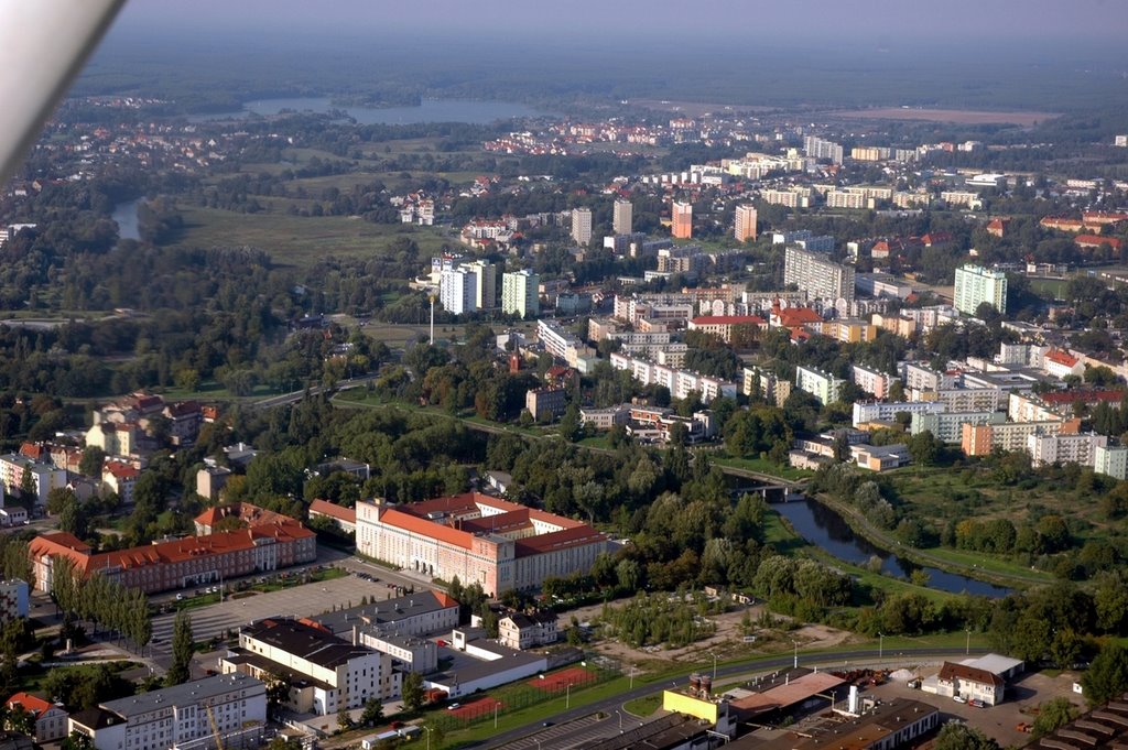 Piła, widok z lotu ptaka na Pl.Staszica i Szkołę Policji w Pile