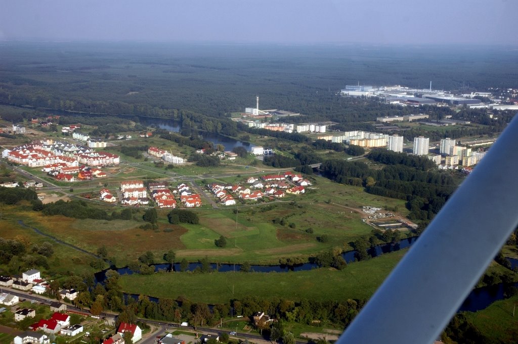 Piła, widok z lotu ptaka od strony południowej na os. Zielona Dolina i os. Jadwiżyn