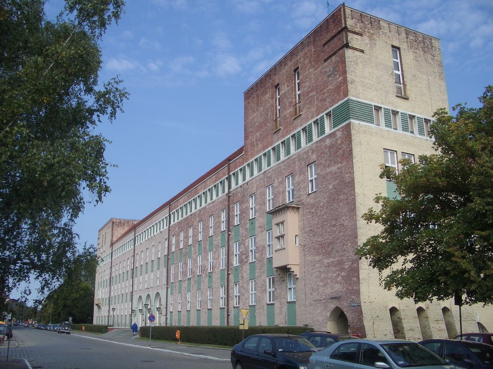Schneidemühl. Regierungsgebäude. Westfassade zum Danziger Platz