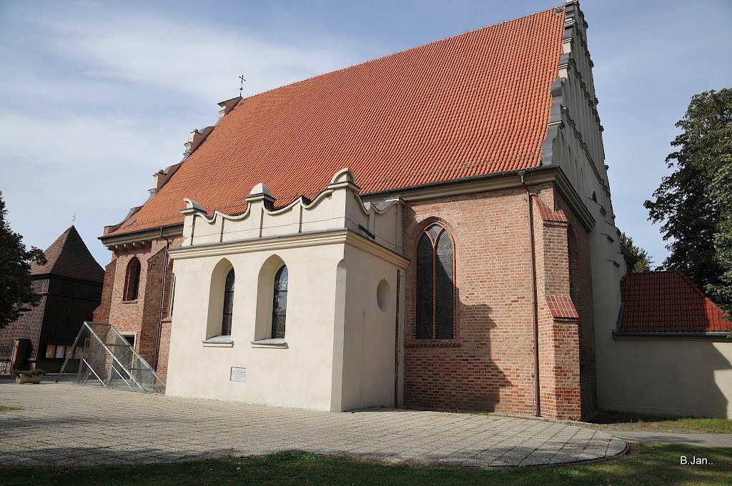 Kościół pw. św. Wojciecha w Poznaniu, widok z dziedzińca kościoła