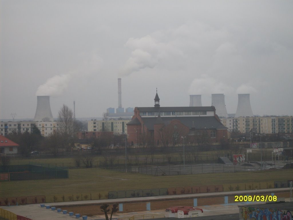 Kościół św Barbary na tle elektrowni