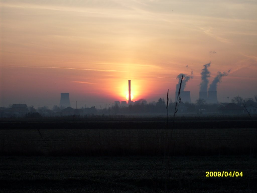 Wschód nad elektrownia