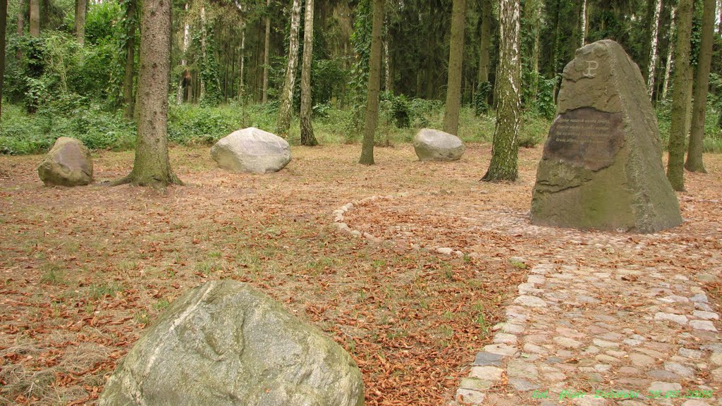 Janowo - Krąg Pamięci Ruchu Oporu i Walki lat 1939-45