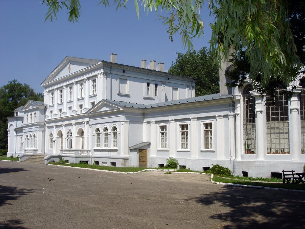 Iwno - Pałac Mielżyńskich