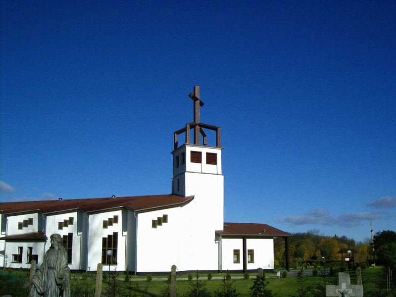 brzydki kosciołek/ugly architecture