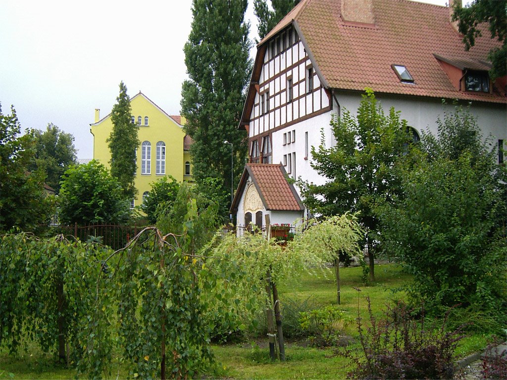 Court (yellow) and Notary Office