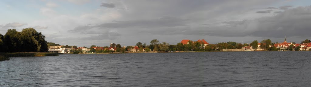 Panorama Wałcza znad Jez. Raduń