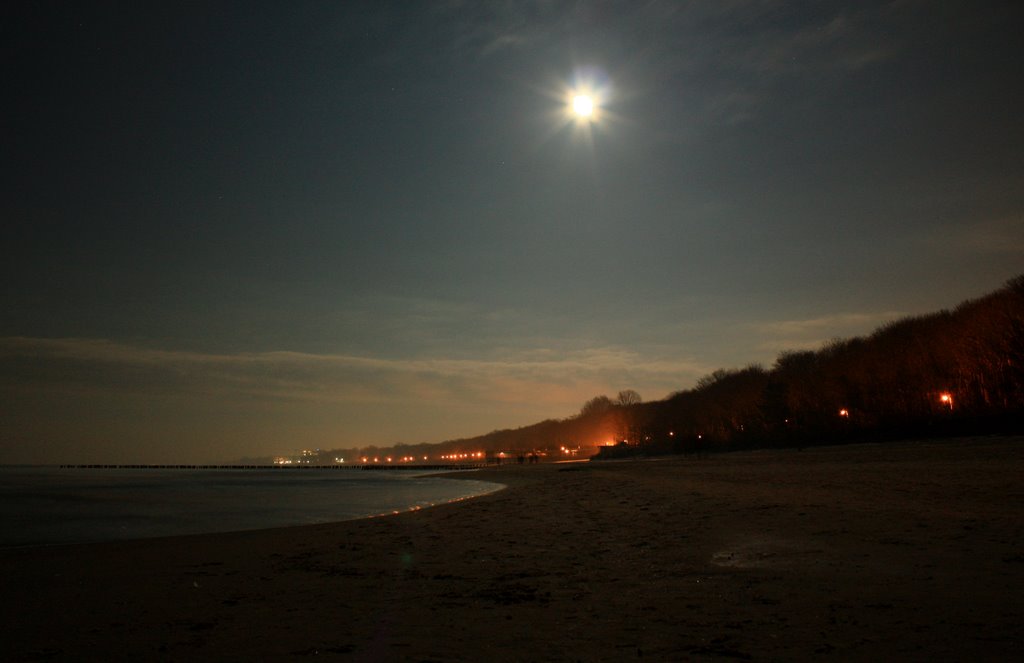 Kołobrzeg, beach at night II