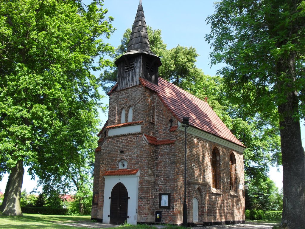 2010, St. Johanes -Kirche in Budzistowo, erbaut 1222 ist das älteste Gebäude in Kolobrzeg;   2010, St. Johanes Church in Budzistowo, built in 1222 is the oldest building in Kolobrzeg;