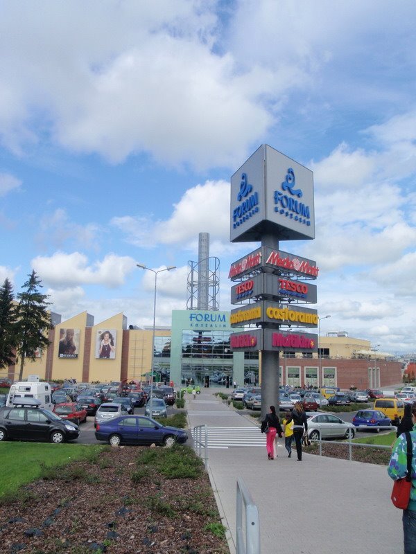 Entrance to Forum Mall