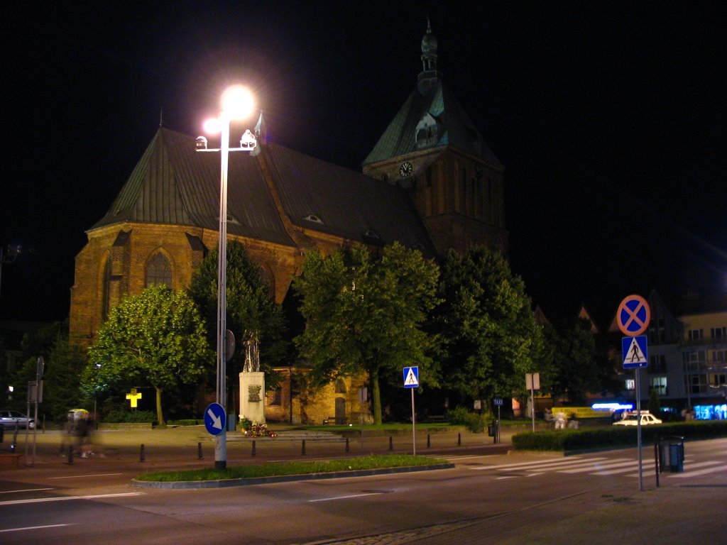 Koszalin nocą - katedra
