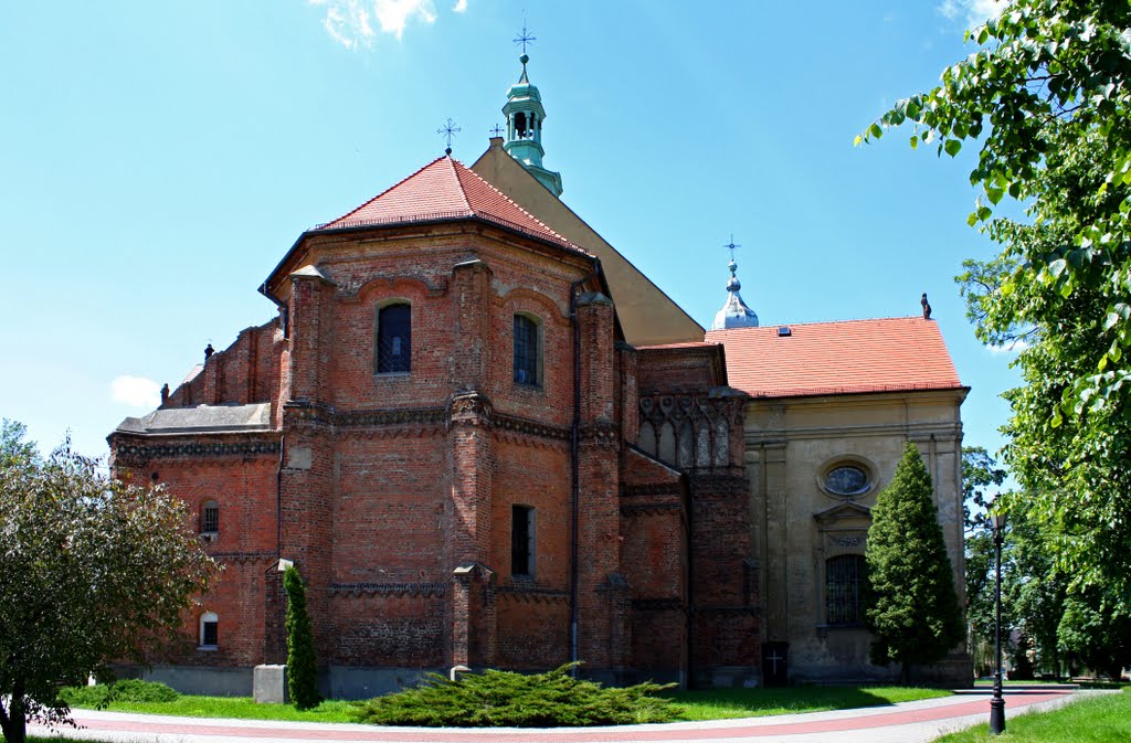 kościół z tyłu
