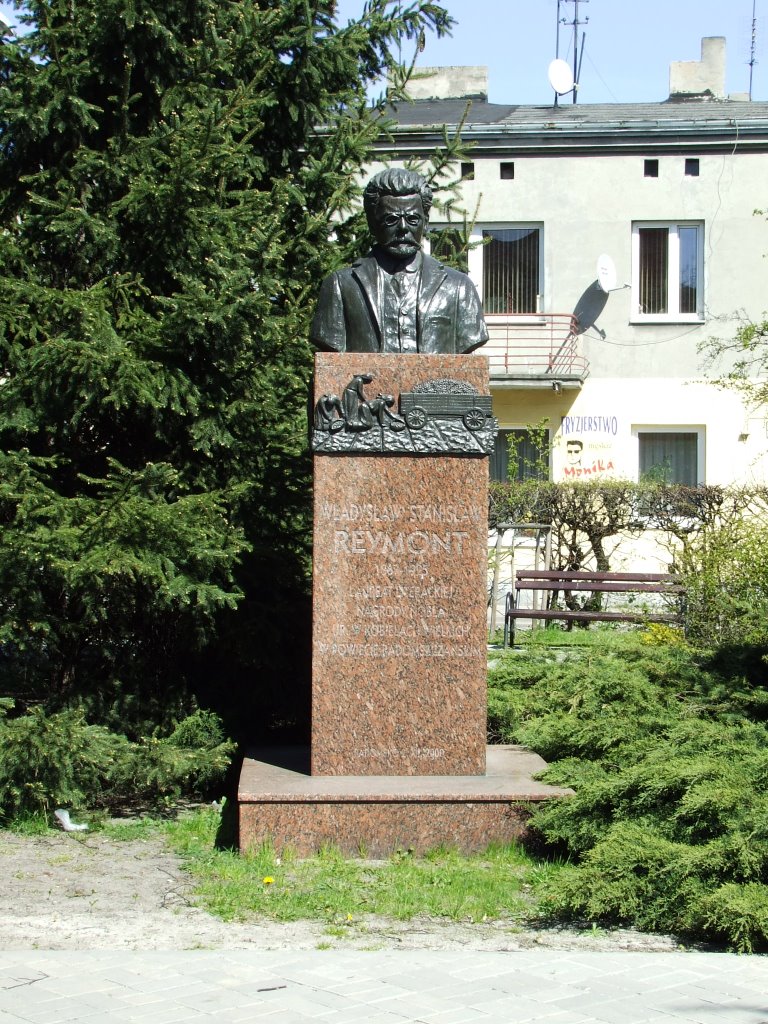 Pomnik Wł. Reymonta, Wl. Reymonts monument