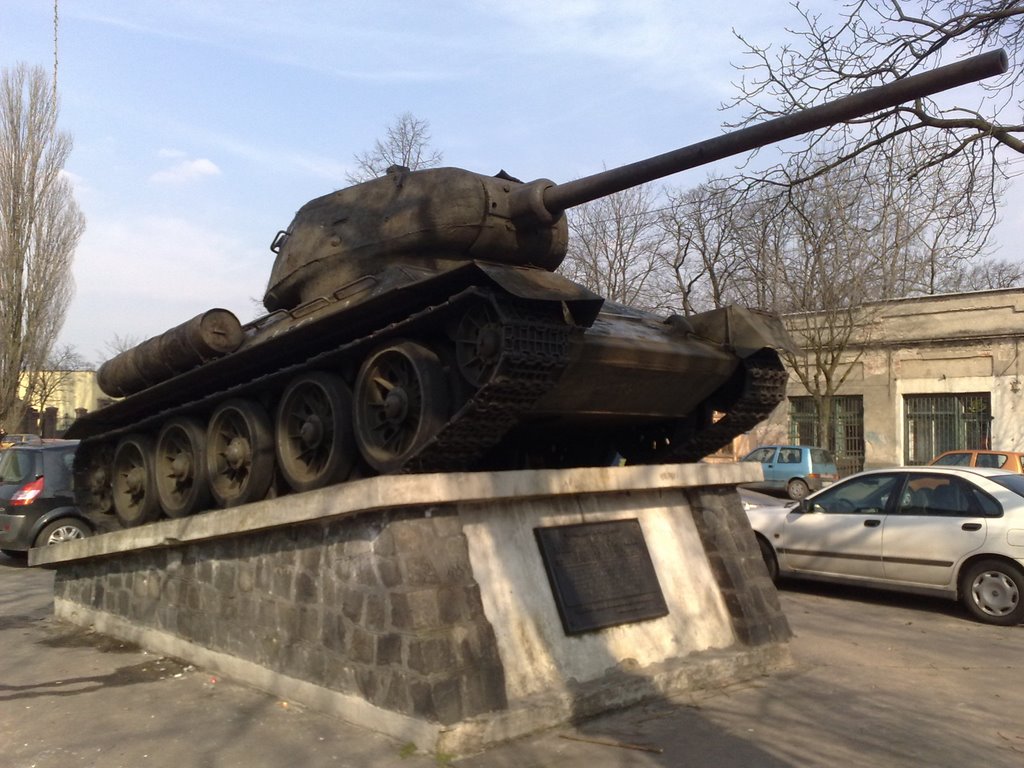 Czołg w Skierniewicach