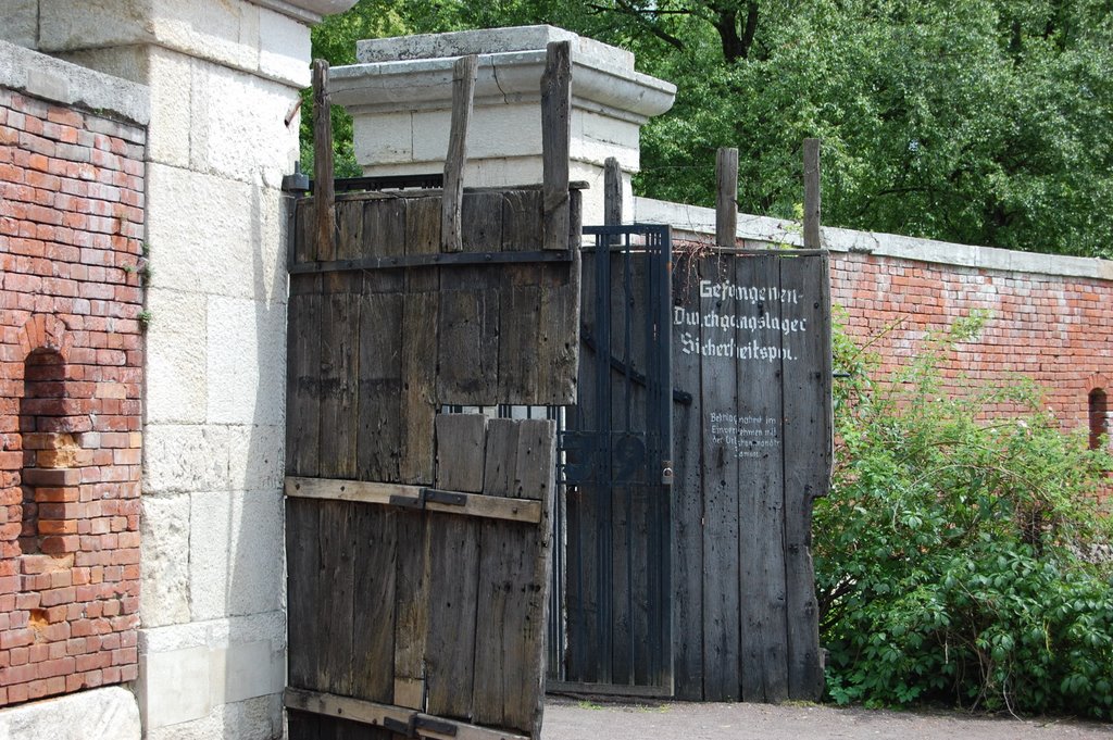 Rotunda,brama wejściowa