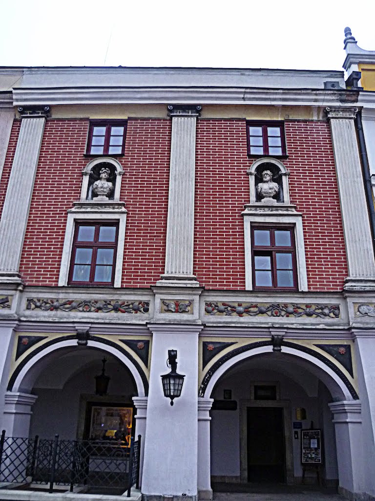 Kamienica Linkowska (Linkowa) z rzeźbami przedstawiającymi Minerwę i Herkulesa