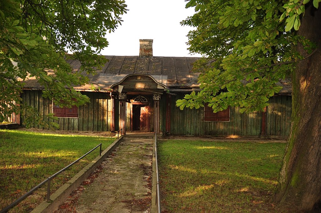 Dworek modrzewiowy szpital XVIII Kraśnik /zk