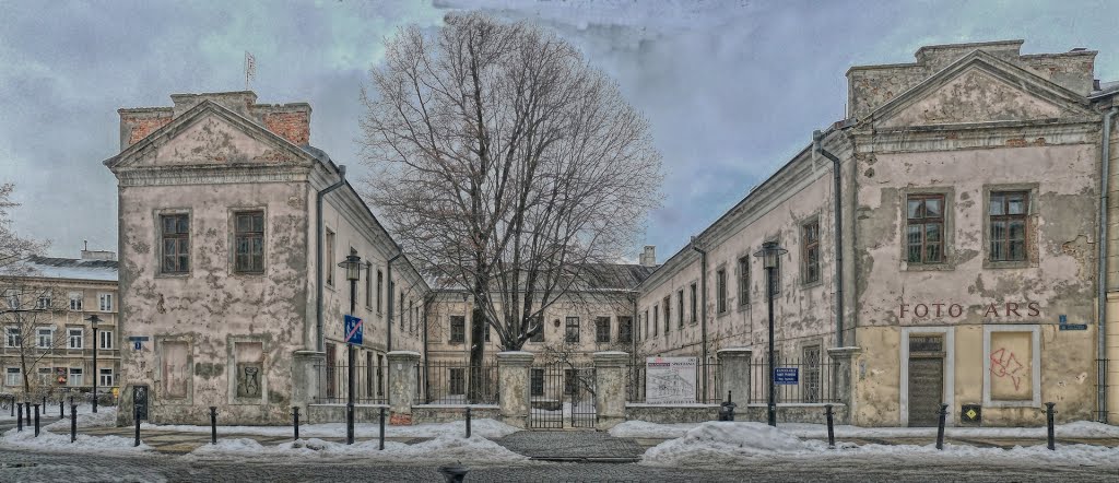 pałac na sprzedaż...