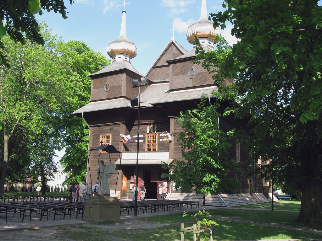 kościół modrzewiowy z 1627/1727 r. w Tomaszowie Lubelskim