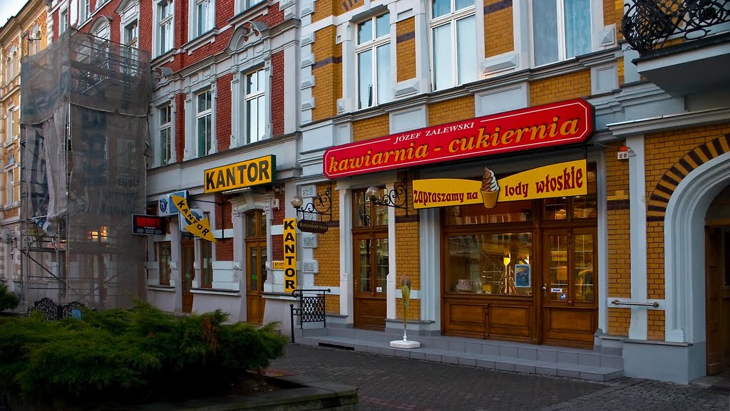 Kędzierzyn-Koźle - ul. Piastowska -wymień walutę i kup ciastko.../ replace the currency and buy cake ...