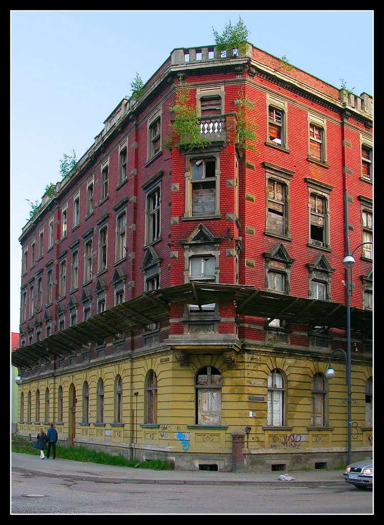 stara kamienica do remontu / old house waiting for repairs