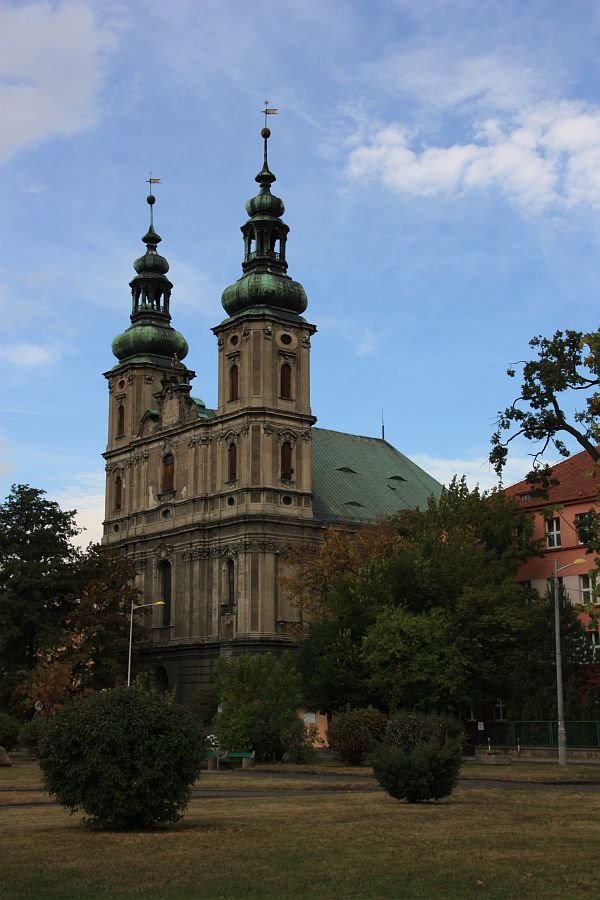 kościół bożogrobców pw. Św Piotra i Pawła z 1727r.